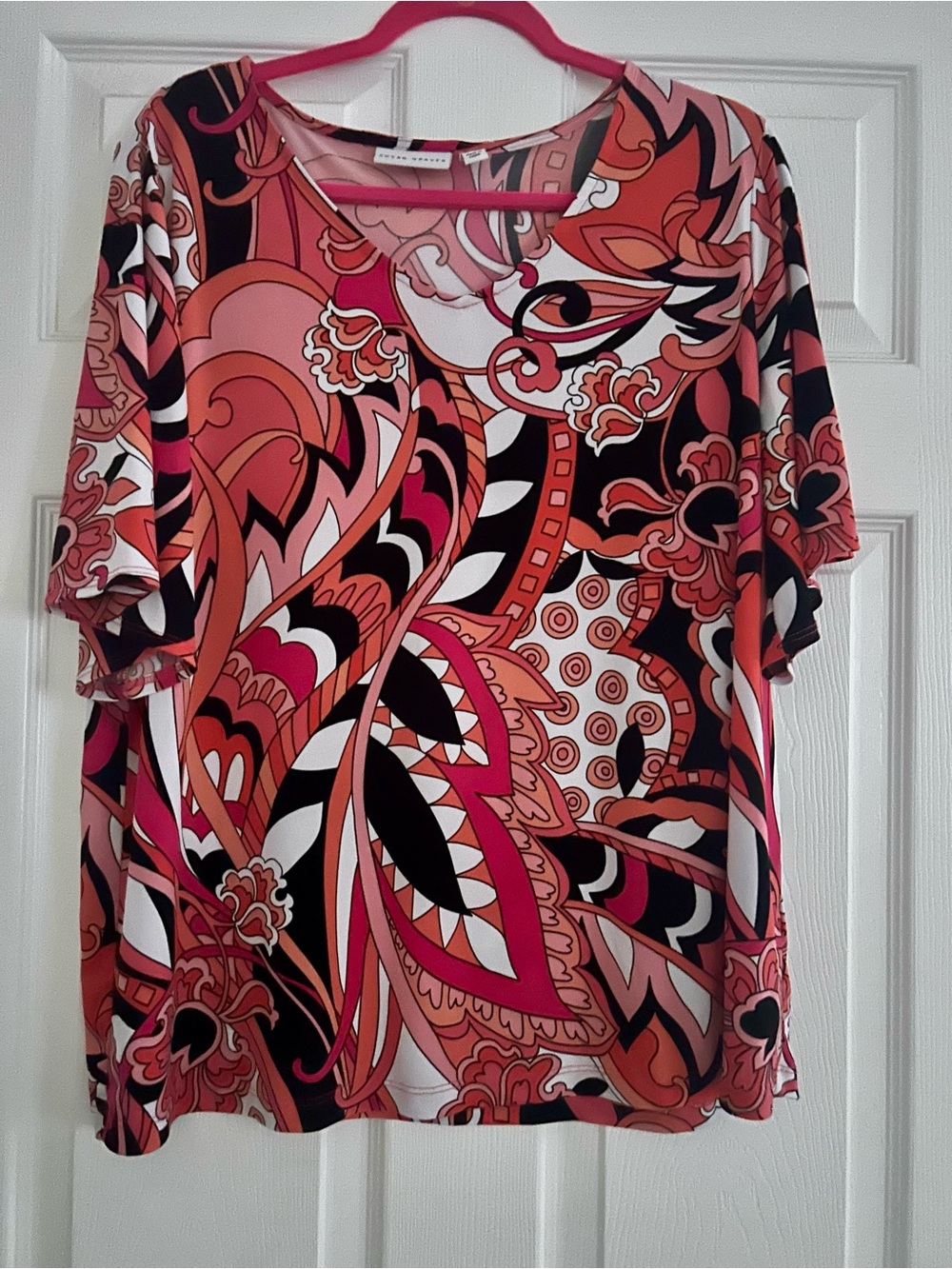 Susan Graver Abstract Paisley Short Sleeve Top in Pink and Black